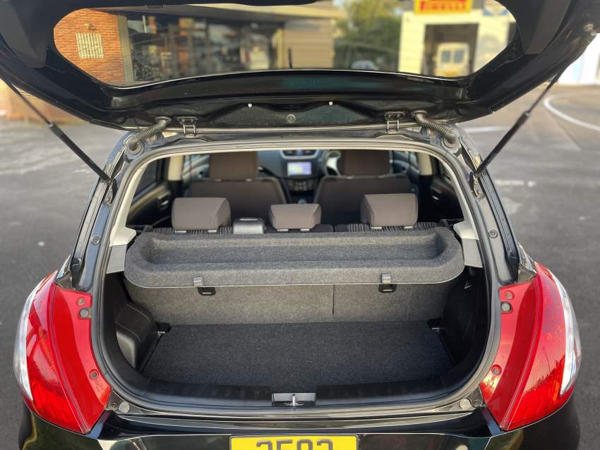 Suzuki Swift  - 6 - Compact cars  on Aster Vender