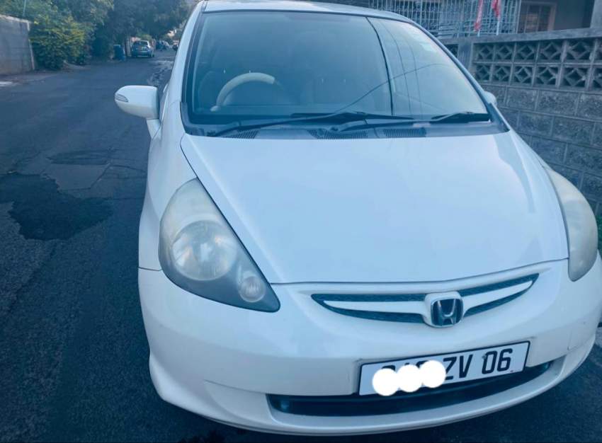 Honda Fit - 0 - Luxury Cars  on Aster Vender