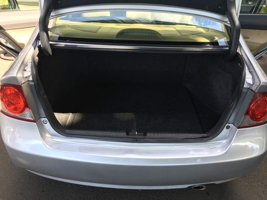 Honda Civic 2006 - 1 - Family Cars  on Aster Vender