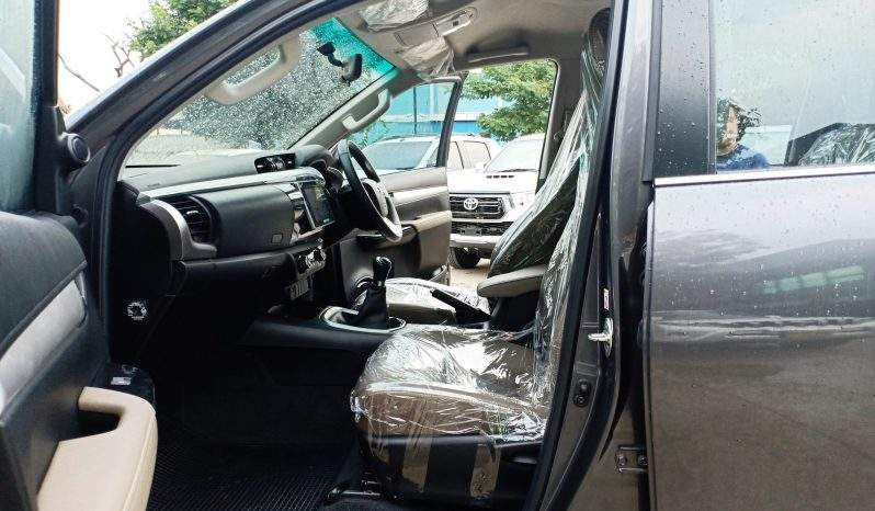 2015 – REVO 4WD 2.8G MT DOUBLE CAB DARKGREY – 7702 - 5 - Pickup trucks (4x4 & 4x2)  on Aster Vender