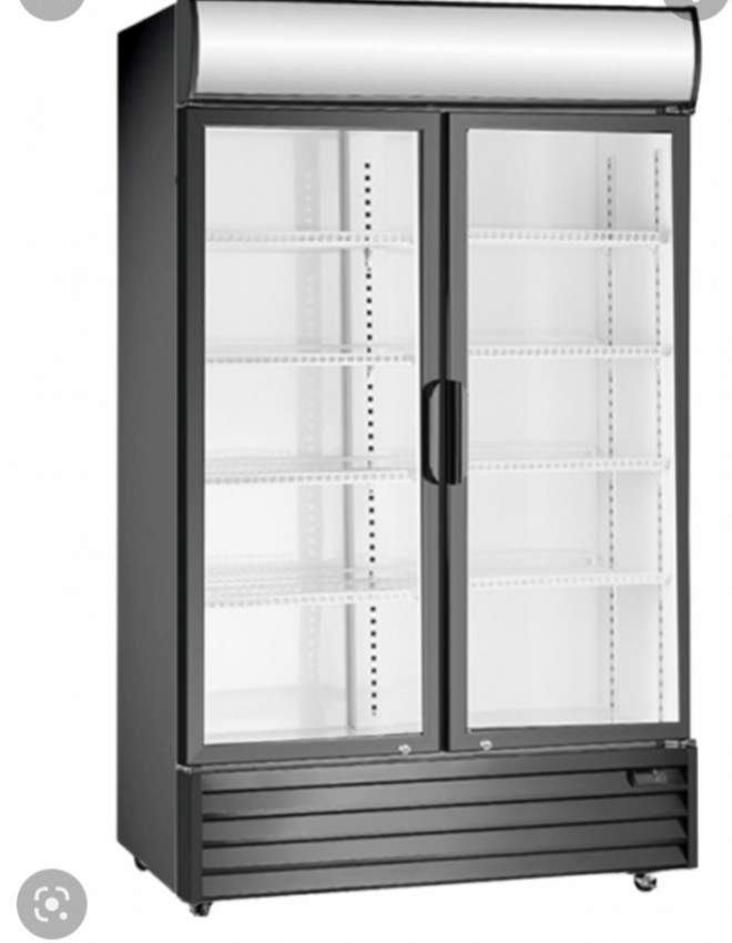 Double door chiller on Aster Vender