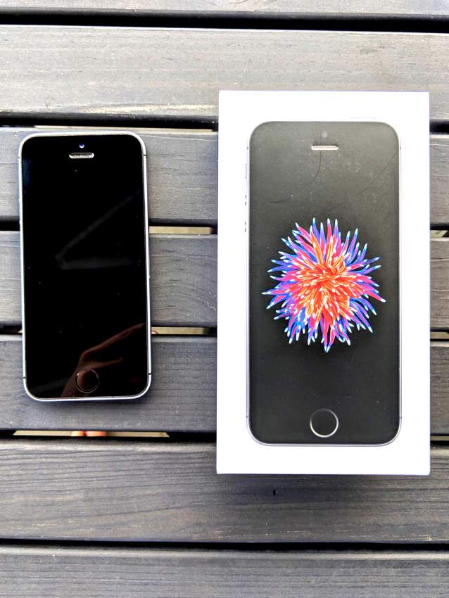 Iphone SE 64GB Space Grey - No Scratch (Price Negotiable)  - 4 - iPhones  on Aster Vender