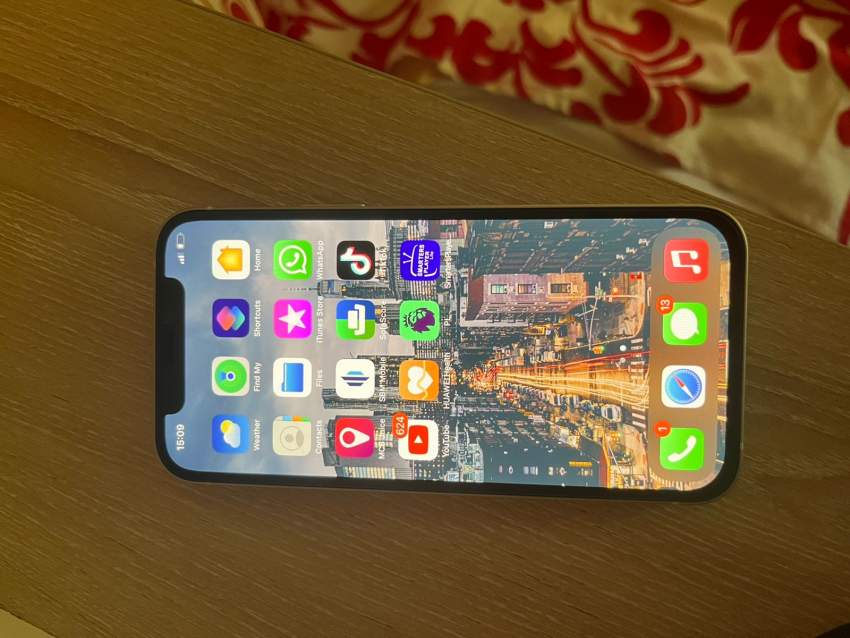 Iphone 12 - 3 - iPhones  on Aster Vender