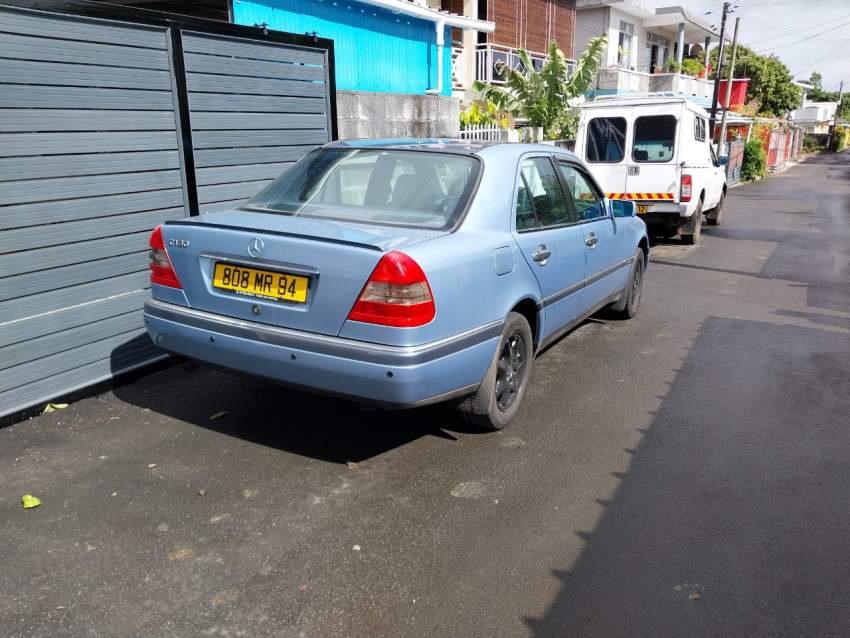 Mercedes-Benz  - 1 - Luxury Cars  on Aster Vender