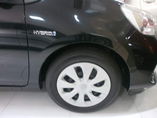 TOYOTA AQUA - 7 - Family Cars  on Aster Vender