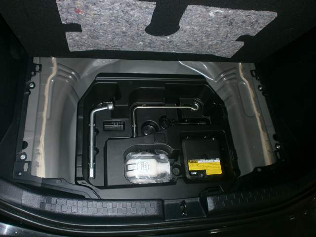 TOYOTA AQUA - 6 - Family Cars  on Aster Vender