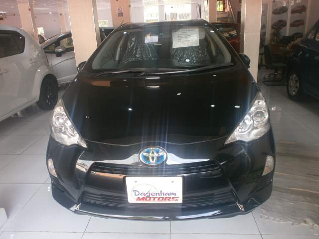 TOYOTA AQUA - 1 - Family Cars  on Aster Vender