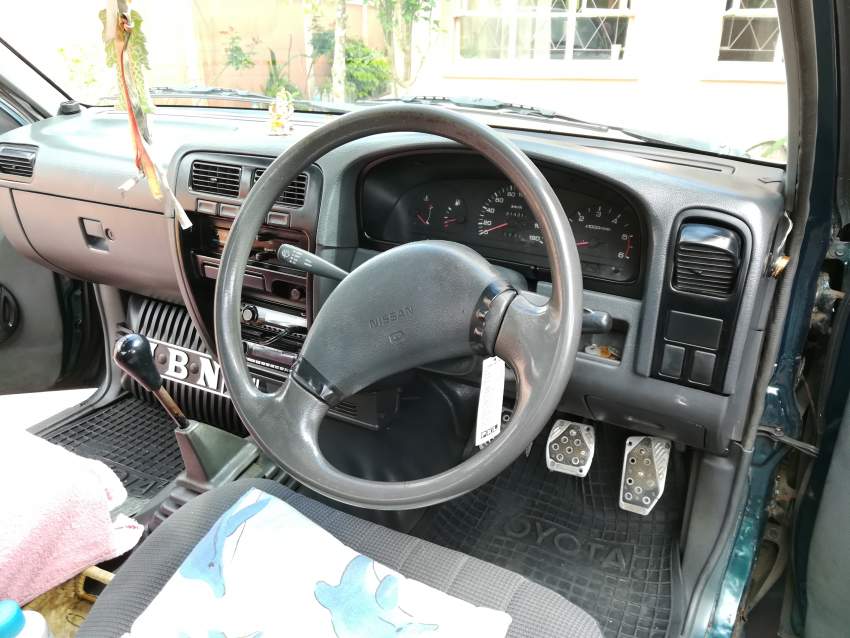 Nissan Pick Up - 1 - Pickup trucks (4x4 & 4x2)  on Aster Vender