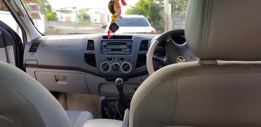 Toyota hilux 4x4  - 2 - Pickup trucks (4x4 & 4x2)  on Aster Vender