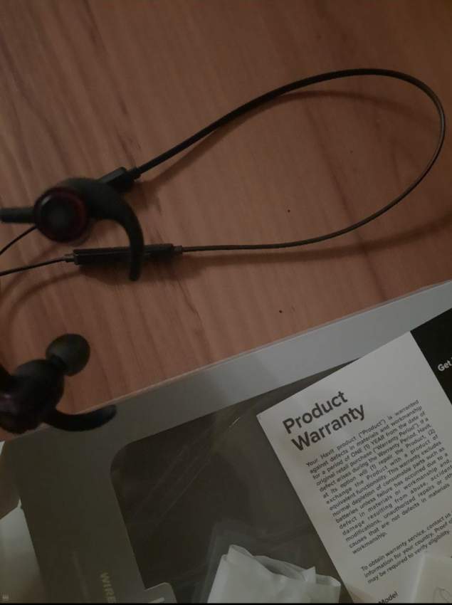 Sports headsets  - 1 - Earphone  on Aster Vender