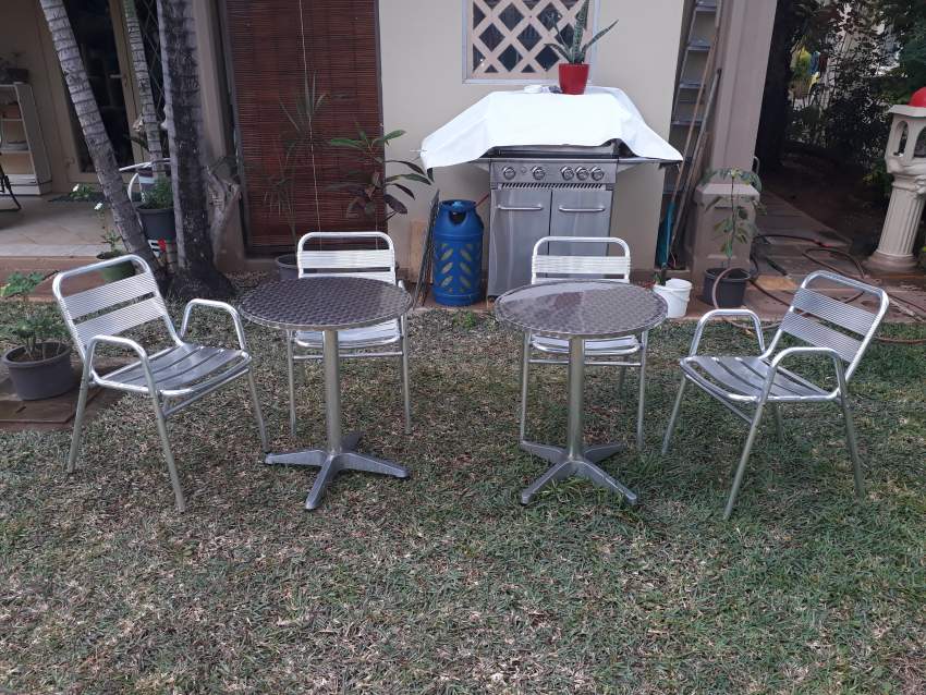 Tables et chaises de jardin (Set complet)