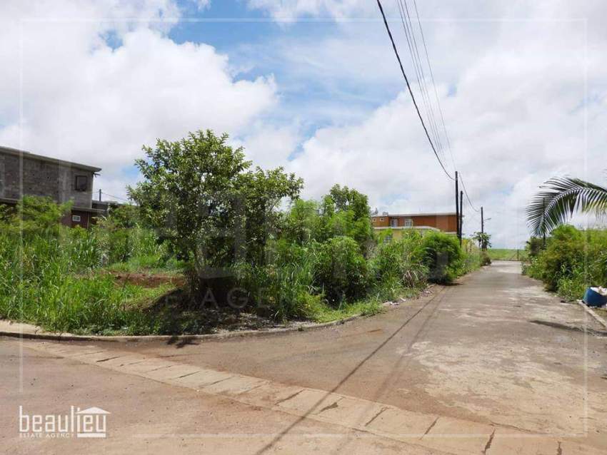  7 perches Residential land, Bois Mangues,Plaine des Papayes  - 1 - Land  on Aster Vender