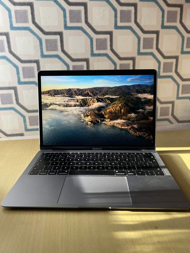 MacBook Air 2018 on Aster Vender