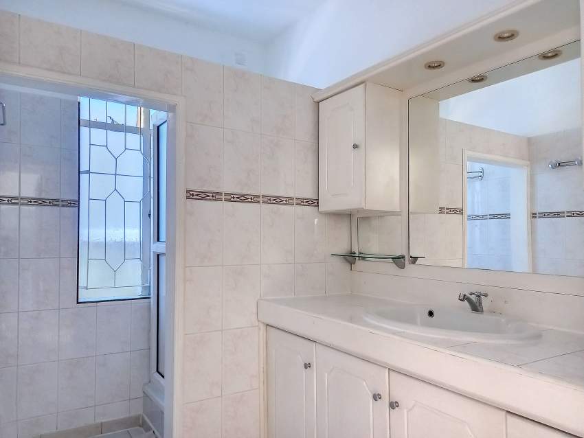 (Ref. MA7-730) Grande maison sur 3 niveaux de 4 appartements - 6 - House  on Aster Vender