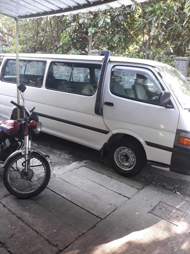 toyota hiace 2001  on Aster Vender