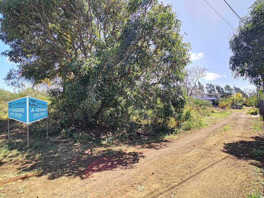 (Ref. MA7-750) Grand terrain situé dans un quartier résidentiel - 3 - Land  on Aster Vender