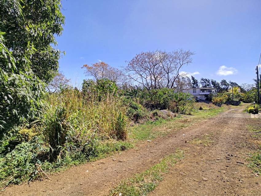 (Ref. MA7-750) Grand terrain situé dans un quartier résidentiel - 4 - Land  on Aster Vender