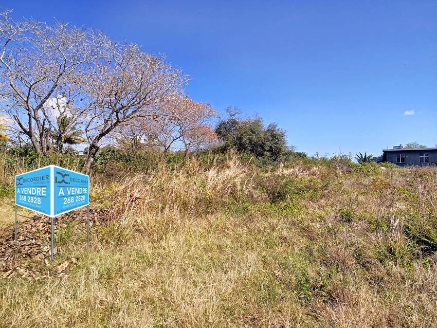 (Ref. MA7-750) Grand terrain situé dans un quartier résidentiel - 1 - Land  on Aster Vender