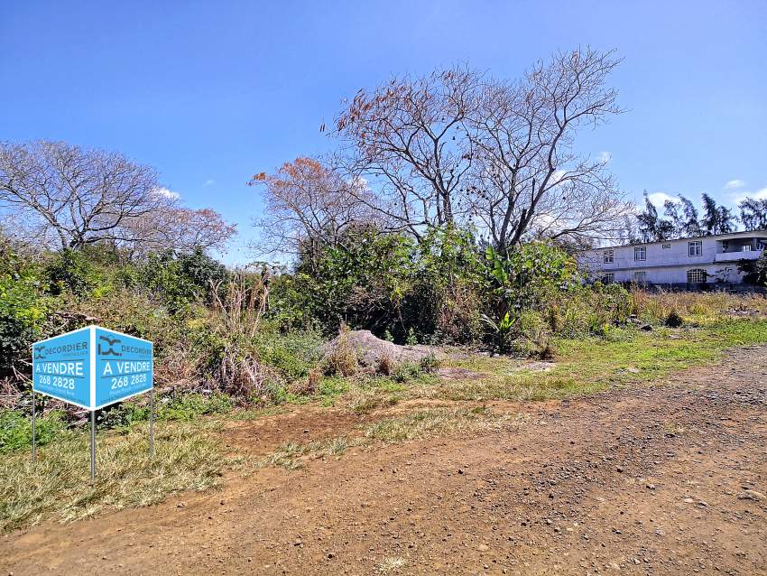 (Ref. MA7-750) Grand terrain situé dans un quartier résidentiel - 5 - Land  on Aster Vender