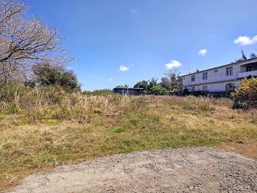 (Ref. MA7-750) Grand terrain situé dans un quartier résidentiel - 7 - Land  on Aster Vender