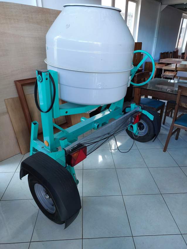 For sale Concrete Mixer at AsterVender