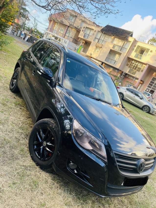 Volkswagen Tiguan - 1 - SUV Cars  on Aster Vender