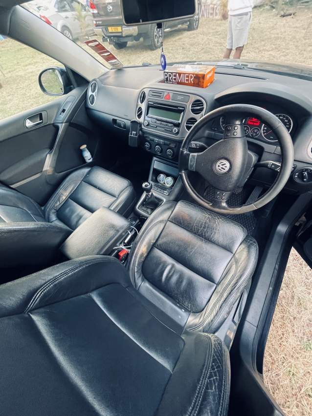 Volkswagen Tiguan - 2 - SUV Cars  on Aster Vender