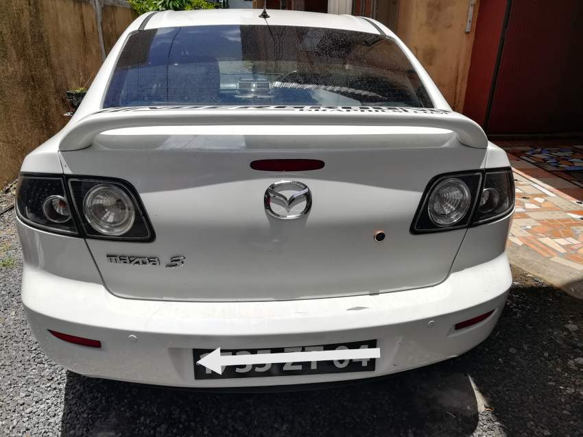 Mazda 3 - 4 - Compact cars  on Aster Vender