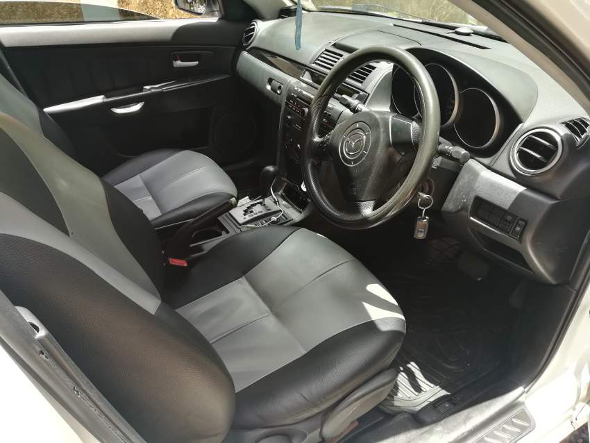 Mazda 3 - 2 - Compact cars  on Aster Vender