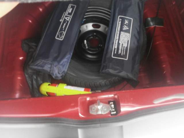 RENAULT KWID  - 4 - Sport Cars  on Aster Vender