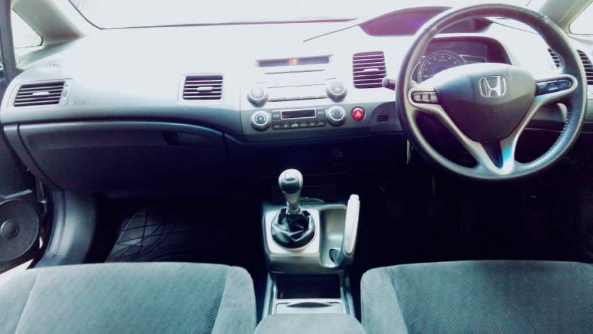 Honda - Civic 1.6 Sedan - 4 - Family Cars  on Aster Vender