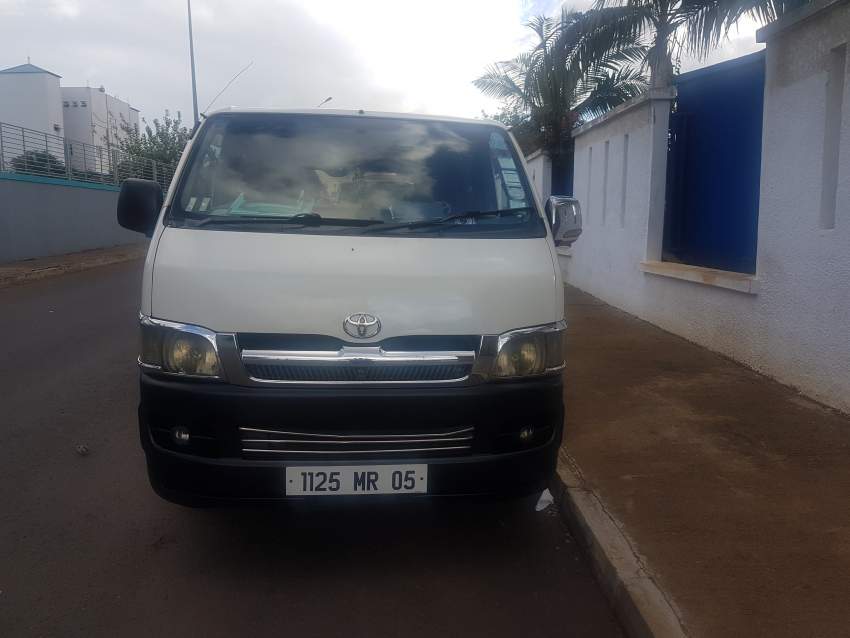 Toyota Hiace - 7 - Passenger Van  on Aster Vender