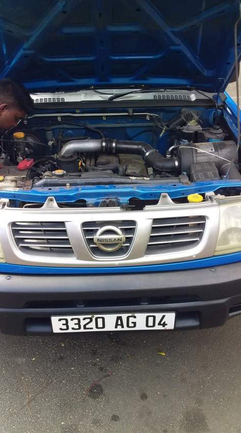 Nissan 2*4 Year 04 - 3 - Pickup trucks (4x4 & 4x2)  on Aster Vender