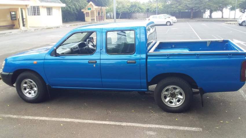 Nissan 2*4 Year 04 - 2 - Pickup trucks (4x4 & 4x2)  on Aster Vender