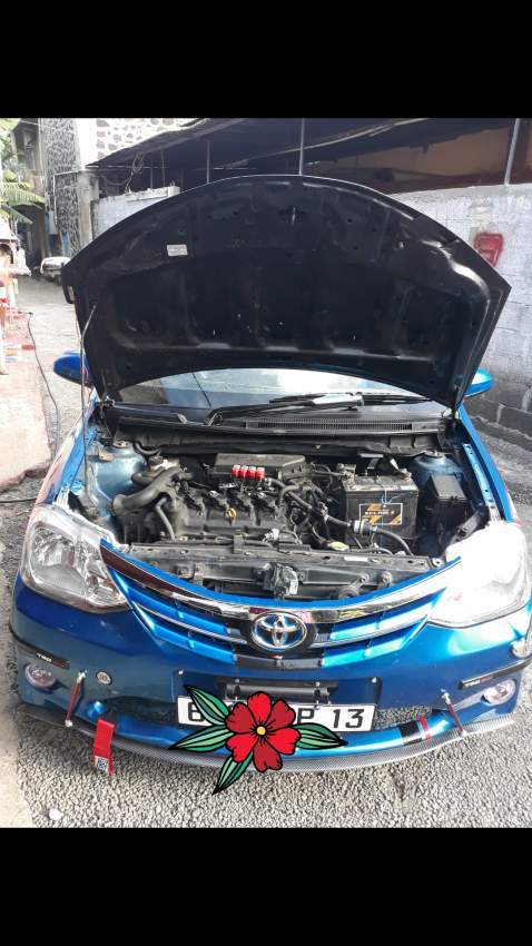 Toyota Etios Hatchback 2013 - 6 - Family Cars  on Aster Vender