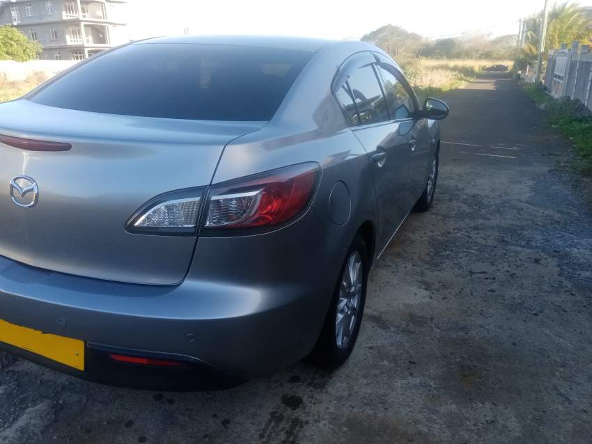 MAZDA 3 - 4 - Family Cars  on Aster Vender