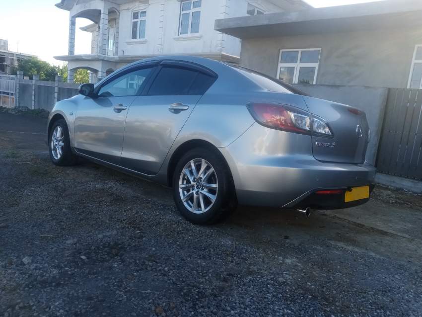 MAZDA 3 - 13 - Family Cars  on Aster Vender