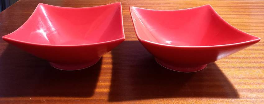 Red bowls on Aster Vender