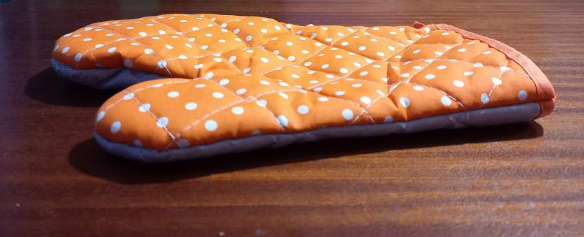 Oven glove on Aster Vender