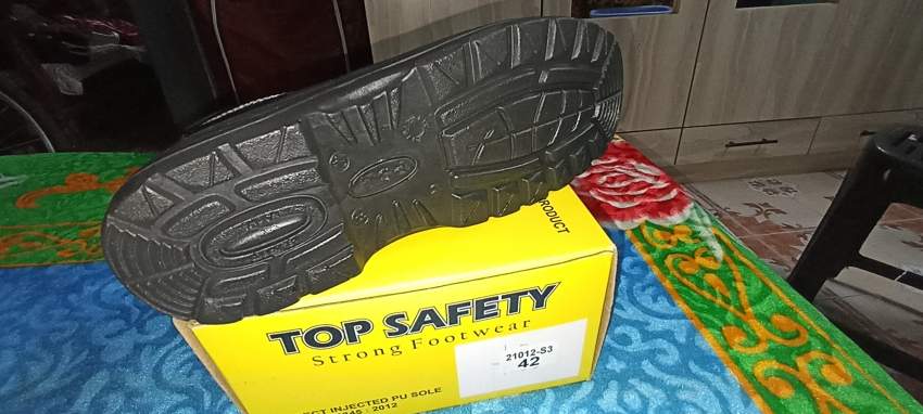 Bogi - 1 - Other Footwear  on Aster Vender