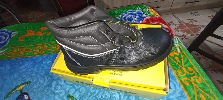 Bogi - 2 - Other Footwear  on Aster Vender