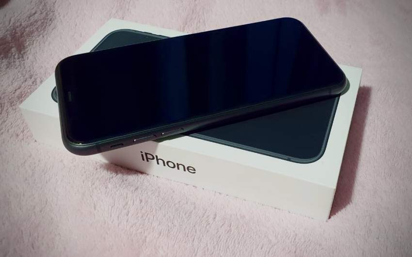 Iphone 11 | 128GB + FREE Wireless Charging Case (Body Glove power bank - 3 - iPhones  on Aster Vender