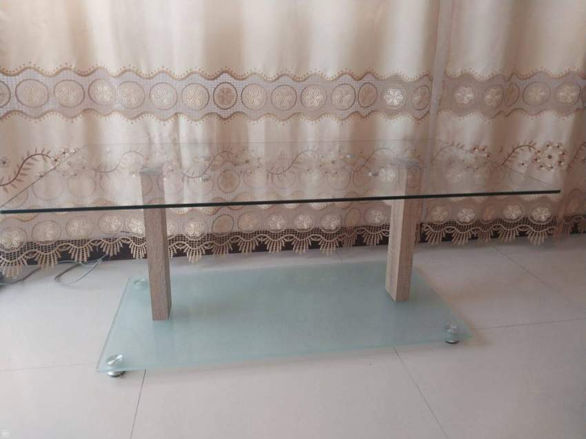Table for sale  - 1 - Tables  on Aster Vender