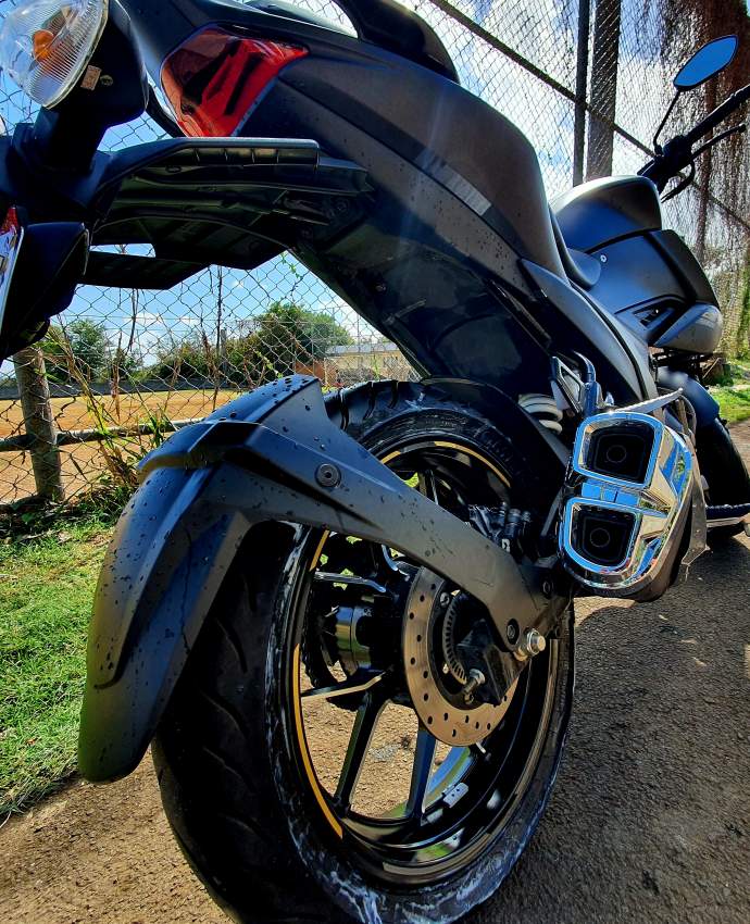 Suzuki gixxer 250cc  - 9 - Sports Bike  on Aster Vender