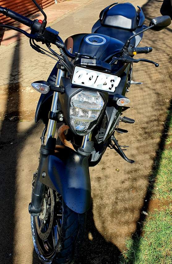 Suzuki gixxer 250cc  - 5 - Sports Bike  on Aster Vender