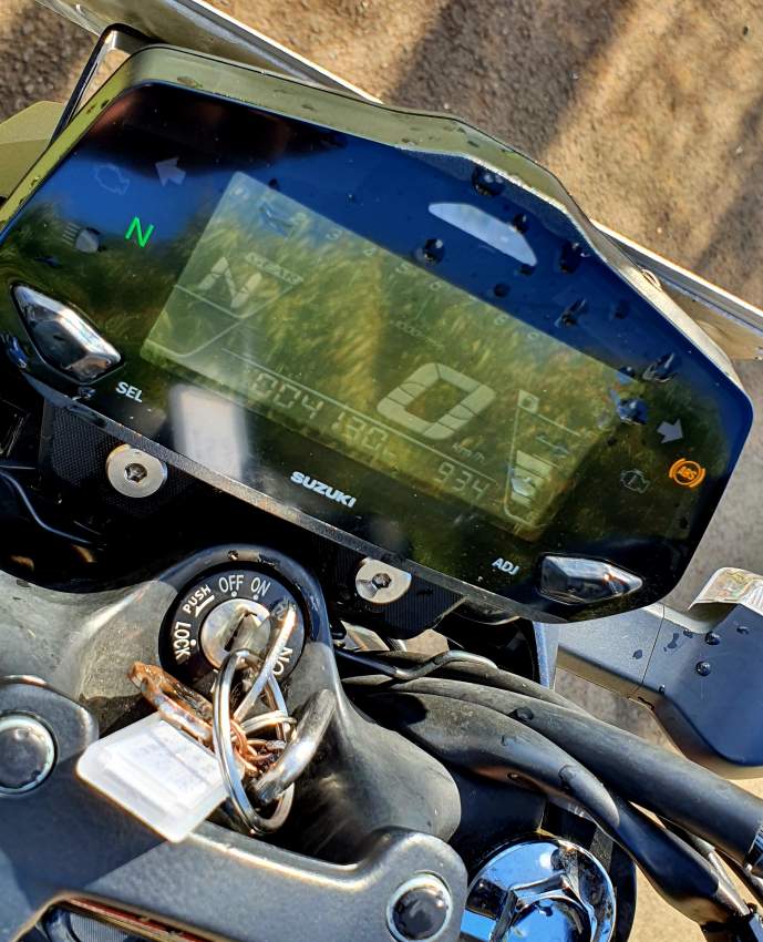 Suzuki gixxer 250cc  - 6 - Sports Bike  on Aster Vender