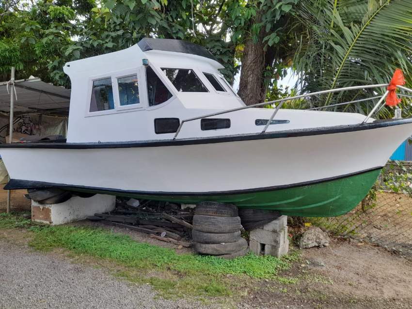 Motor Boat  (yacht)