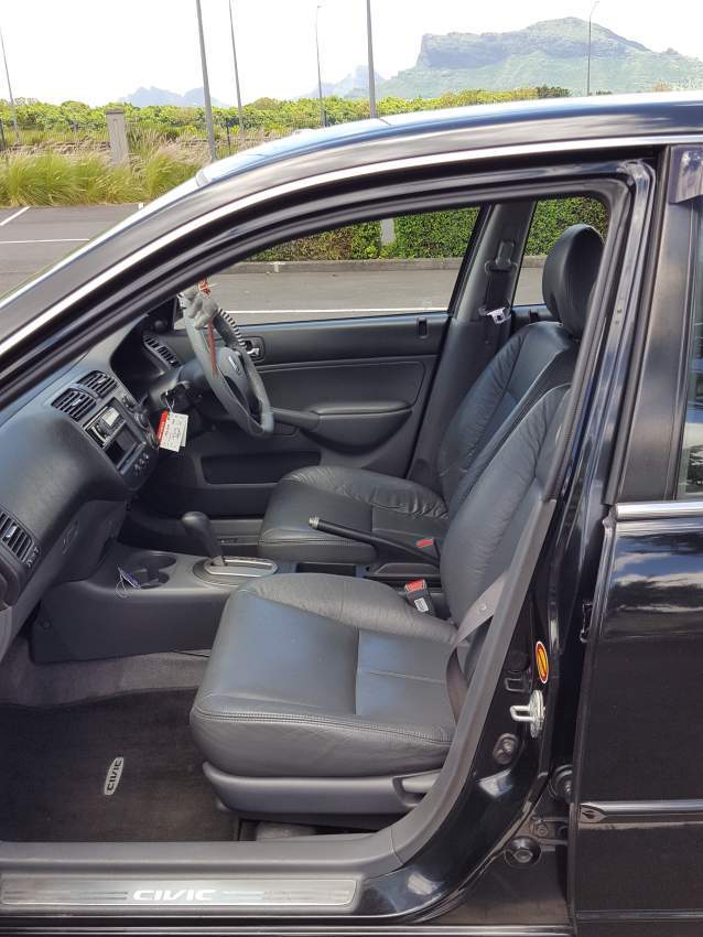 HONDA CIVIC VTI   - 3 - Family Cars  on Aster Vender