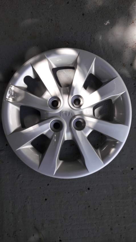 Enjoliveur KIA 14 pouces d'origine. on Aster Vender