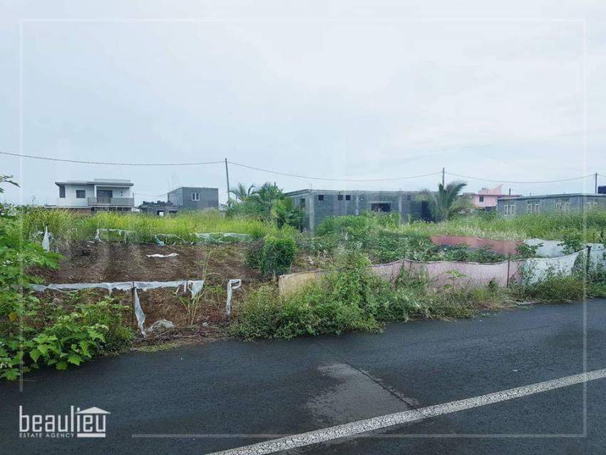 Residential land of 7 perches in Morcellement VRS, Bramsthan,Flacq. - 1 - Land  on Aster Vender